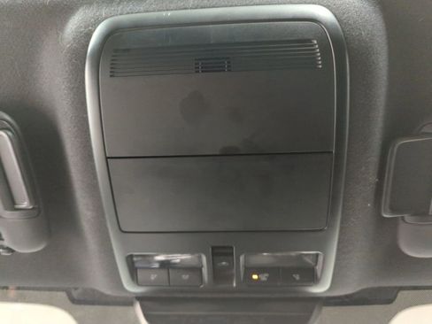 Used 2021 MAZDA MAZDA3 Hatchback w/Premium Plus Pkg image 29