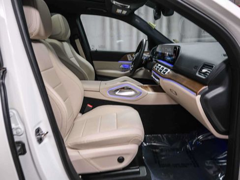 Certified 2025 Mercedes-Benz GLS 450 4MATIC image 22