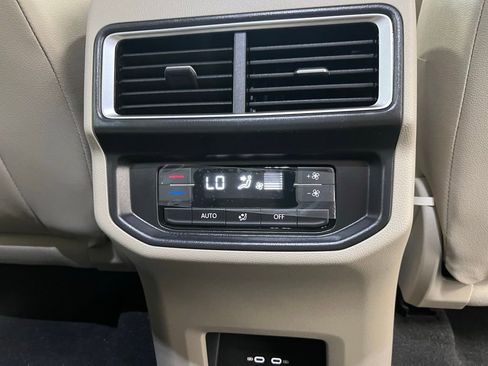 New 2026 Volkswagen Atlas SE image 26