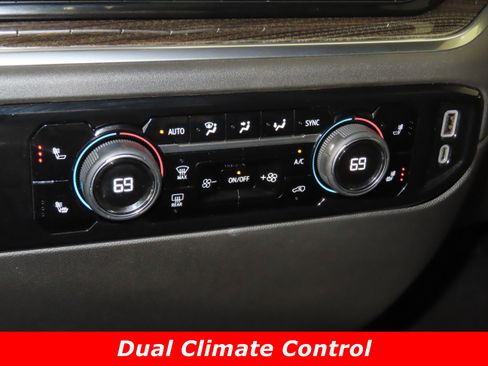 Used 2022 Chevrolet Silverado 1500 LT AWD/4WD image 8