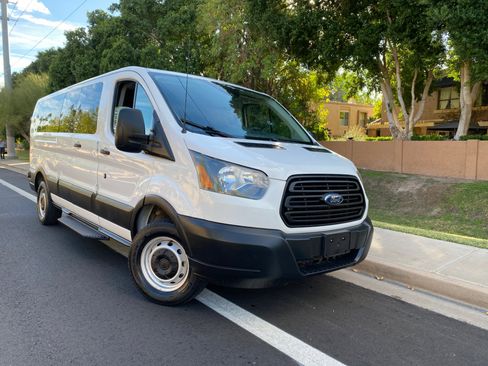 Used 2019 Ford Transit 350 XL image 4