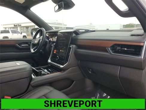 Certified 2025 GMC Yukon XL Denali image 29