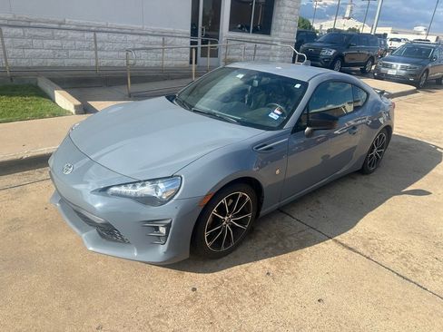 Used 2018 Toyota 86 RWD image 3