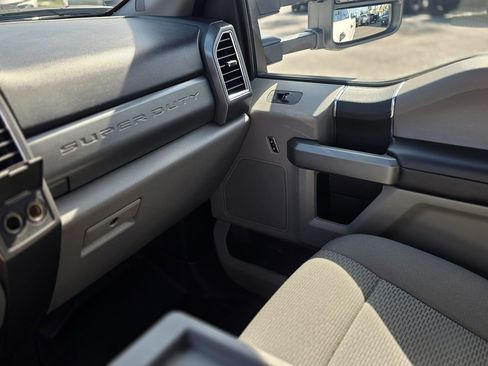 Used 2017 Ford F250 XLT w/ XLT Value Package image 39