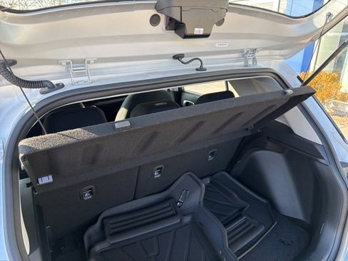 Certified 2025 Hyundai Venue SE image 33