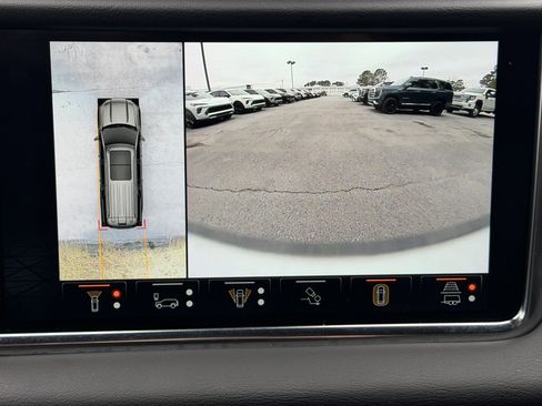 Used 2024 GMC Yukon XL Denali w/ Advanced Technology Package image 35