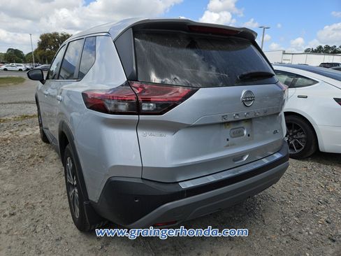 Used 2023 Nissan Rogue SV image 8