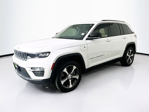 Used 2022 Jeep Grand Cherokee Limited 4xe image 3