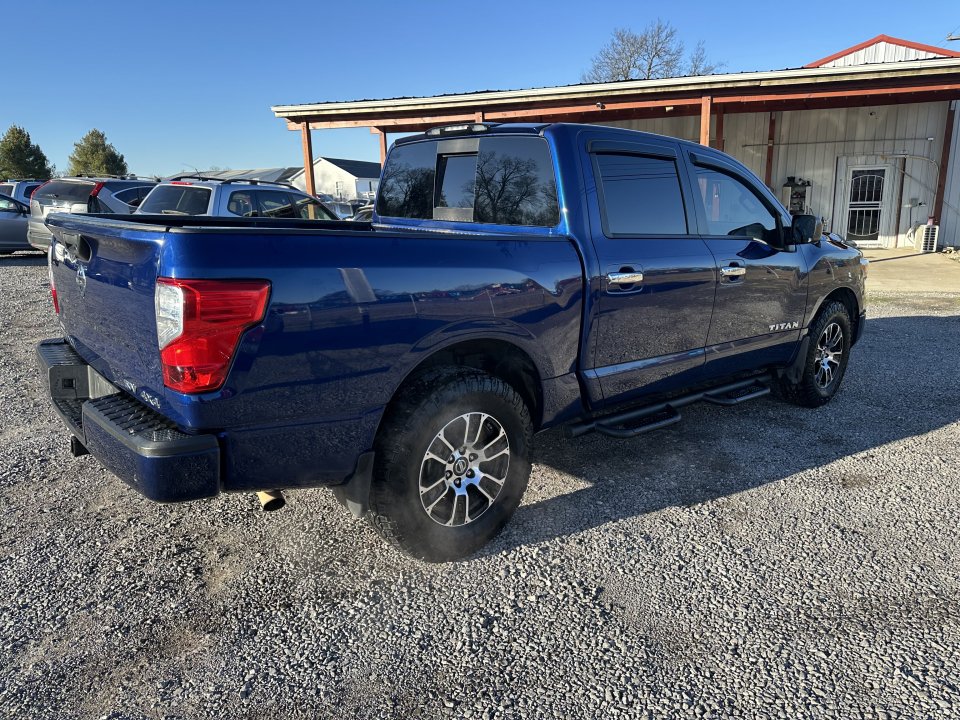 Used 2021 Nissan Titan 4x4 Crew Cab image 5