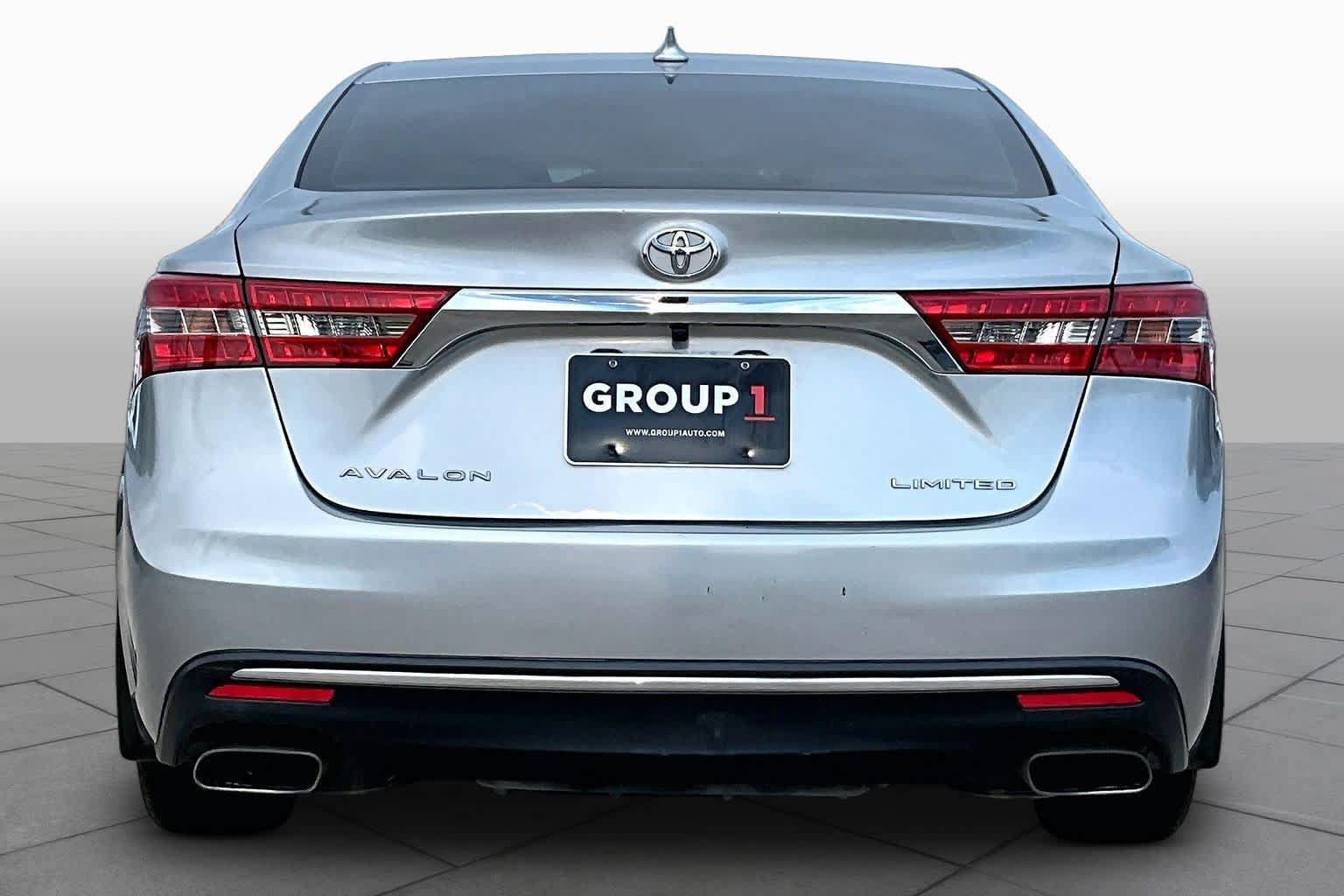 Used 2016 Toyota Avalon Limited w/ Toyota Safety Sense Package FWD image 5