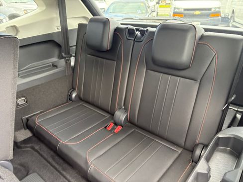 Used 2024 Volkswagen Tiguan Wolfsburg Edition FWD image 28