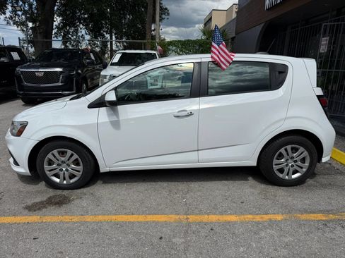 Used 2019 Chevrolet Sonic LT FWD image 4