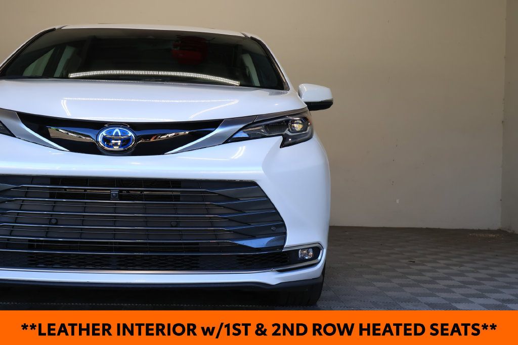 Used 2024 Toyota Sienna Platinum FWD image 5