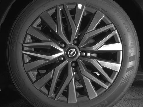Used 2025 Nissan Altima 2.5 SV FWD image 14