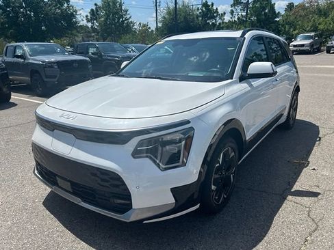 Used 2023 Kia Niro Wave FWD image 6