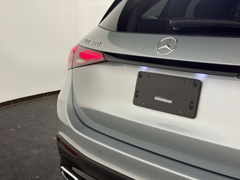 Used 2025 Mercedes-Benz GLC 300 4MATIC w/ AMG Line image 16