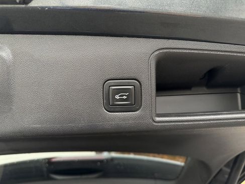 Used 2019 GMC Terrain Denali w/ Advanced Safety Package image 27