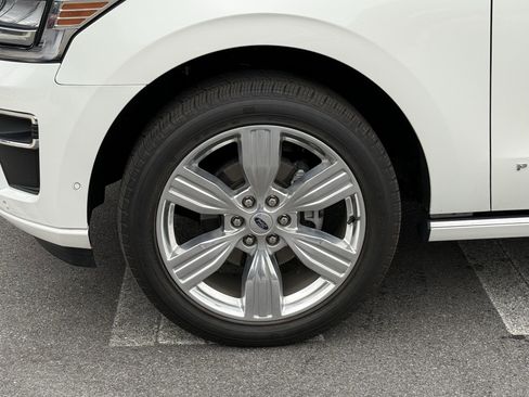 Used 2024 Ford Expedition Max Platinum image 9