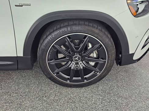 Certified 2025 Mercedes-Benz GLB 35 AMG 4MATIC image 10