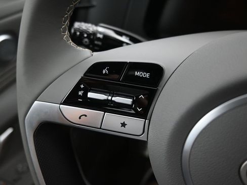 Used 2025 Hyundai Elantra Sport image 19