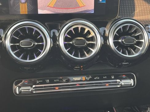 Used 2022 Mercedes-Benz EQB 350 4MATIC image 18