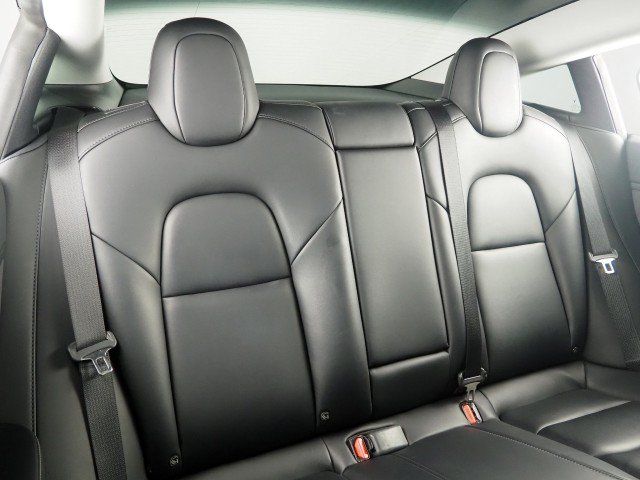 Used 2023 Tesla Model 3 RWD image 16