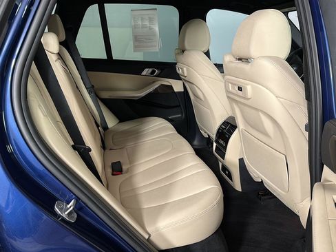 Used 2022 BMW X5 xDrive40i w/ Premium Package AWD/4WD image 4