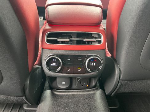 Used 2025 Genesis GV70 2.5T w/ Sport Prestige Package image 23