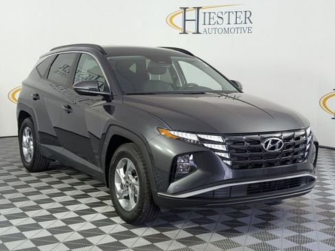 Used 2022 Hyundai Tucson SEL FWD image 2