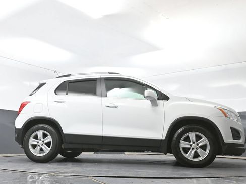 Used 2016 Chevrolet Trax LT w/ LT Convenience Package FWD image 48