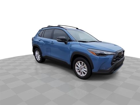Used 2026 Toyota Corolla Cross LE w/ Moonroof Package FWD image 2