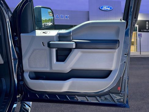 Used 2017 Ford F150 XLT w/ Equipment Group 302A Luxury AWD/4WD image 29