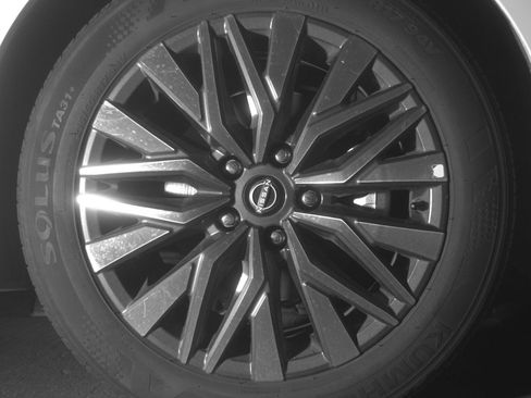 Used 2025 Nissan Altima 2.5 SV FWD image 13