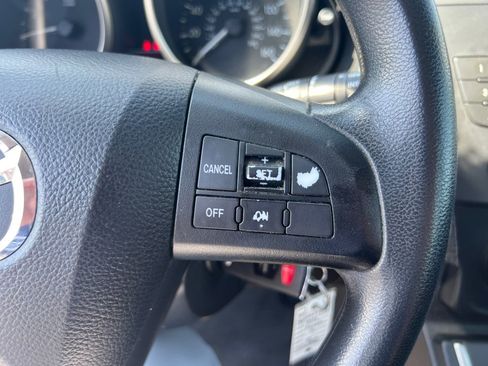 Used 2012 MAZDA MAZDA5 Sport FWD image 23