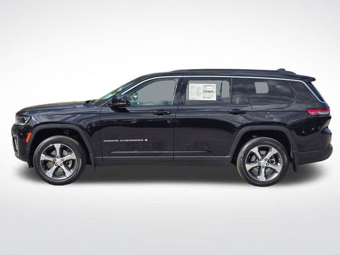 New 2026 Jeep Grand Cherokee L Limited w/ Trailer Tow Package AWD/4WD image 17