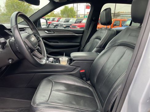 Used 2022 Jeep Grand Cherokee Overland image 41