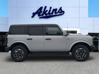 New 2026 Ford Bronco Outer Banks