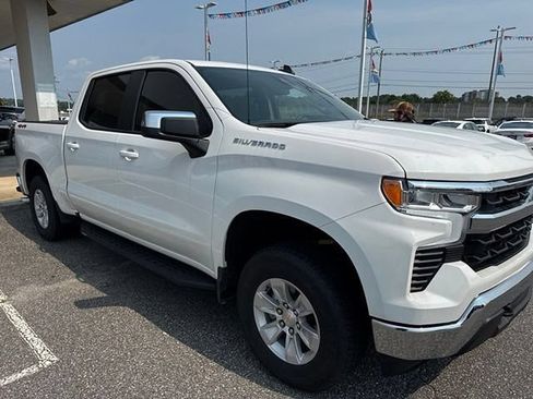 Used 2025 Chevrolet Silverado 1500 LT w/ Protection Package AWD/4WD image 4