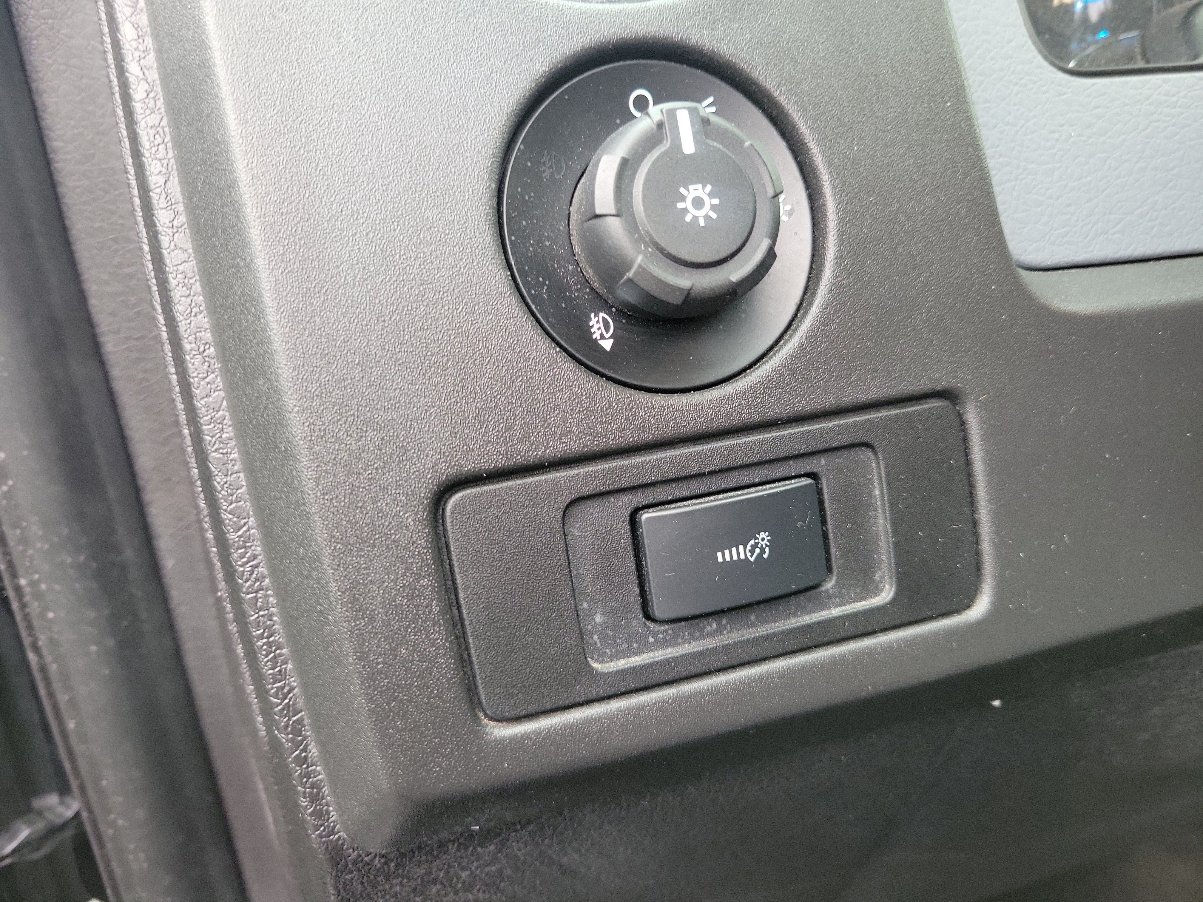Used 2014 Ford F150 XLT w/ Equipment Group 302A Luxury AWD/4WD image 14