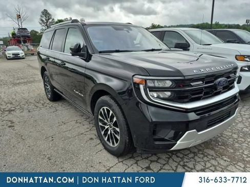 Used 2025 Ford Expedition Platinum AWD/4WD image 7