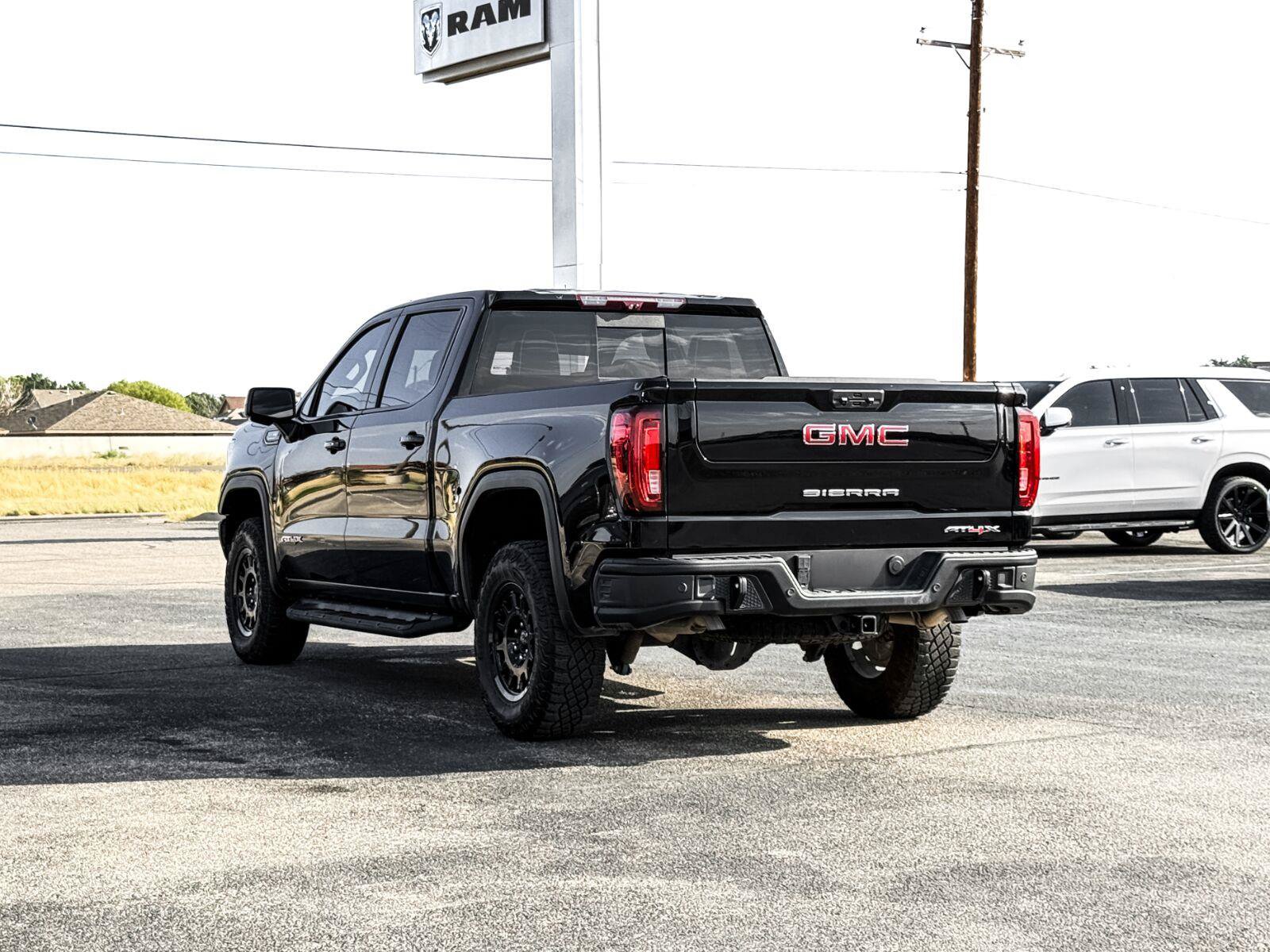 Used 2024 GMC Sierra 1500 AT4X w/ AT4X AEV Edition AWD/4WD image 12