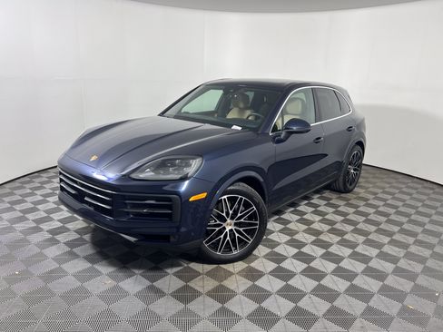 Certified 2025 Porsche Cayenne AWD/4WD image 1