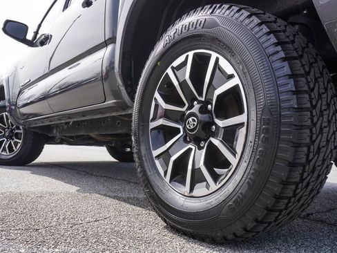 Used 2020 Toyota Tacoma TRD Sport RWD image 34