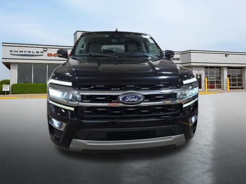 Used 2024 Ford Expedition Max Limited RWD image 3