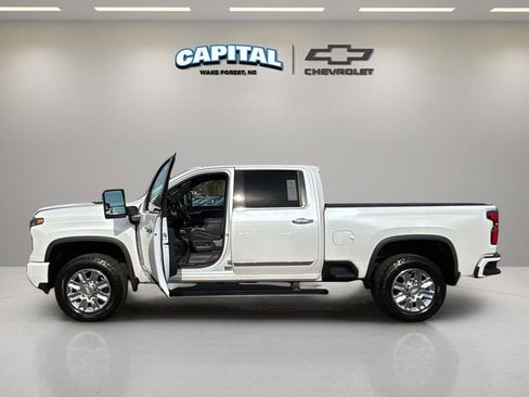 Used 2024 Chevrolet Silverado 2500 High Country w/ High Country Premium Package image 12