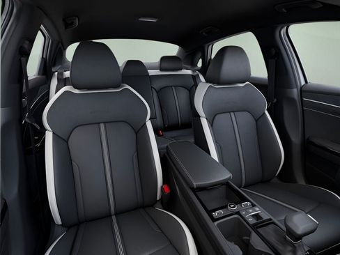 New 2025 Kia K5 GT-Line FWD image 11
