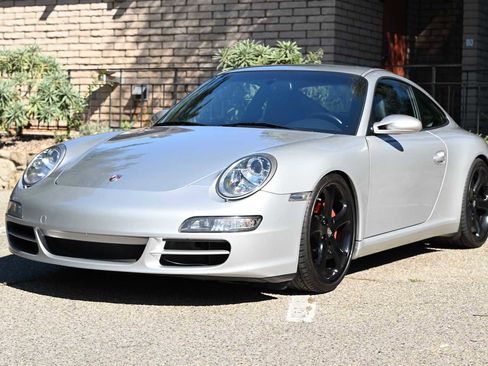 Used 2005 Porsche 911 Carrera image 1
