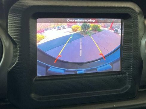 Used 2019 Jeep Wrangler Sport image 15