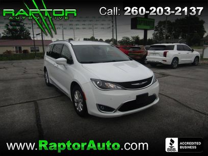 Used 2018 Chrysler Pacifica Touring-L w/ Advanced Safetytec Group