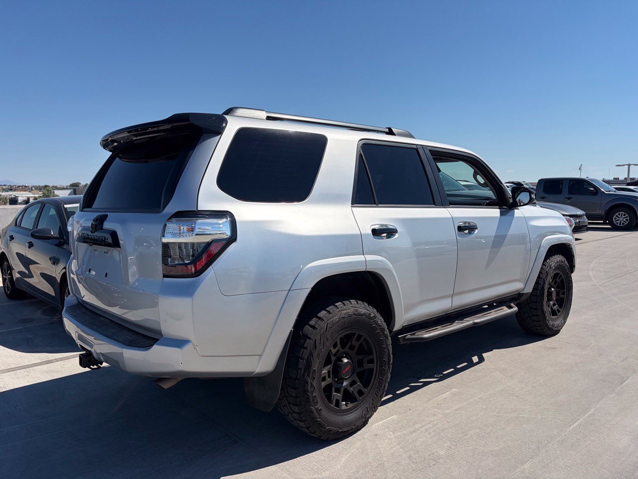 Used 2020 Toyota 4Runner Venture w/ Moonroof Package AWD/4WD image 2